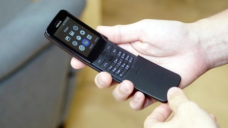 Жена задигна телефон от Т маркет в Лом съобщиха от полицията