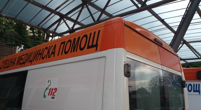 Десет нови линейки са доставени в центрове за спешна медицинска помощ в ...