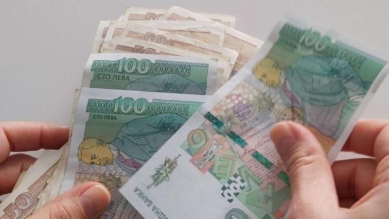 Средният осигурителен доход за страната за април е 1435 78 лв