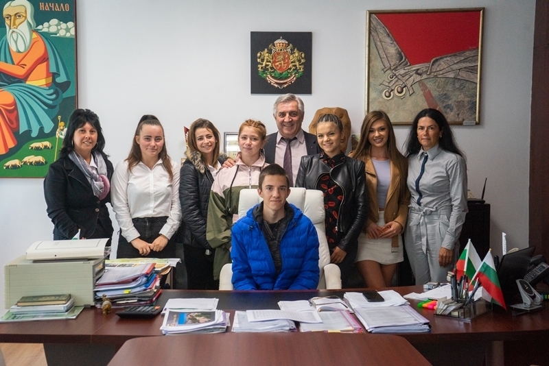 С Ден на отворените врати Община Мездра и Общинският съвет