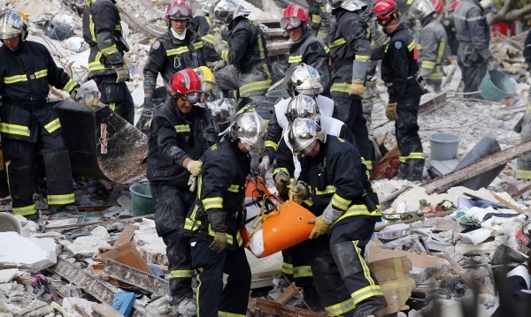 Девет души са ранени от които трима тежко при експлозия