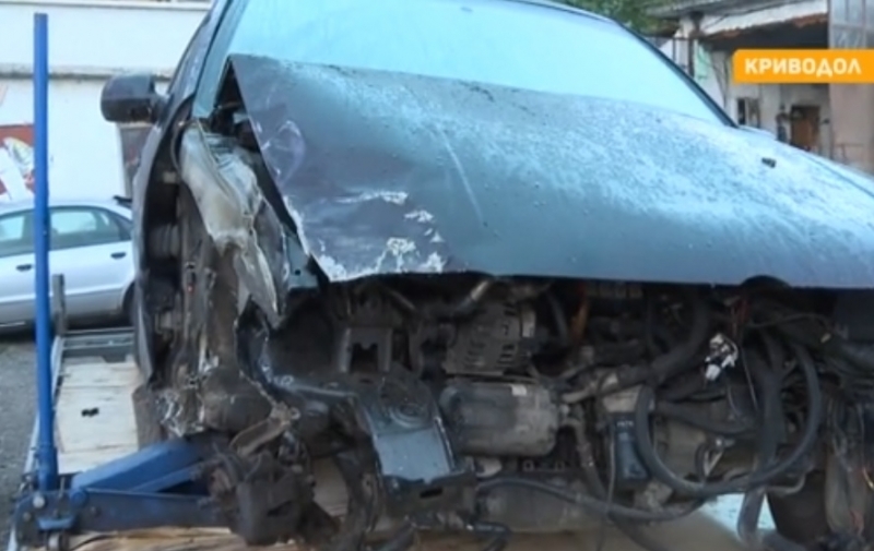 Децата които откраднаха кола в Криводол и катастрофираха с нея