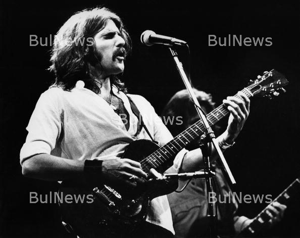 Почина китаристът и съосновател на Eagles