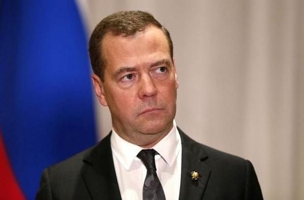 Бившият президент на Русия Дмитрий Медведев, че сценарият за ядрен
