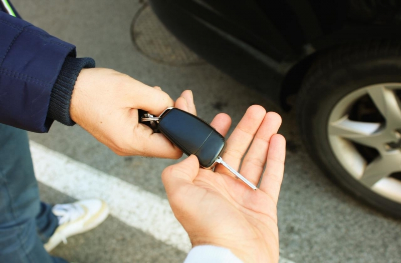 Момче на 12 години и още 4 ма непълнолетни на