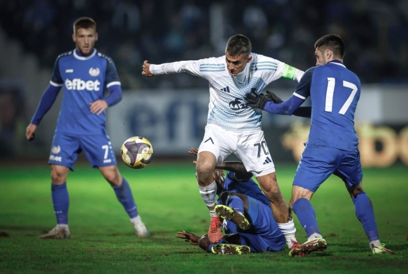 "Монтана" допусна тежка загуба от гостуващия "Левски" /снимки/