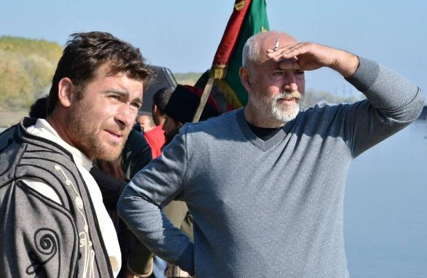 Роденият във Видин режисьор Максим Генчев е имал предварителен разговор