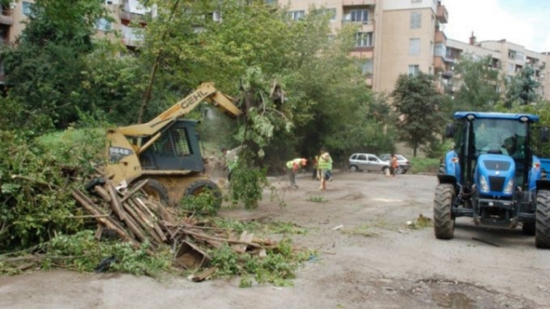 Правят нов път в жилищен комплекс в Монтана