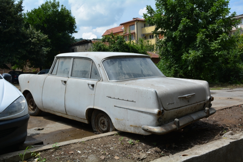 Община Монтана започва акция за освобождаване на обществените тротоари и паркинги
