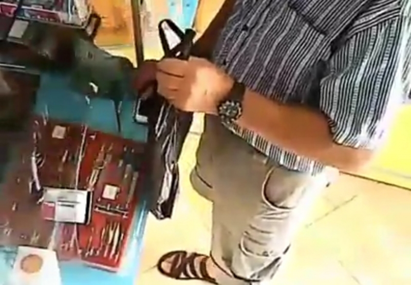 Възрастен мъж е откраднал мобилно устройство в магазин в Козлодуй
