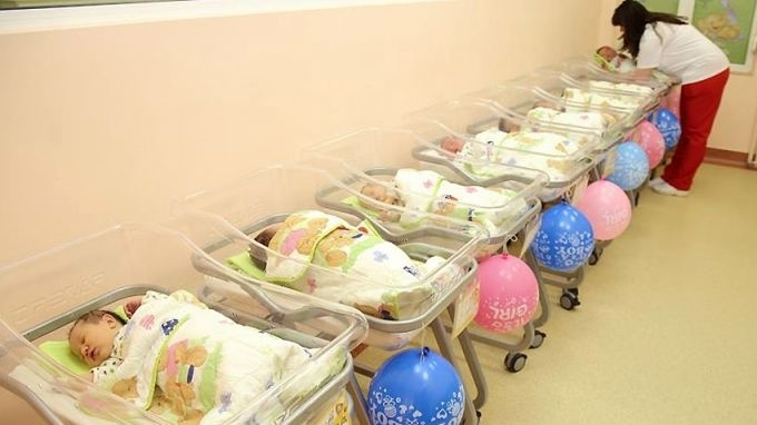 Във врачанската болница все още oчакват първото бебе за новата