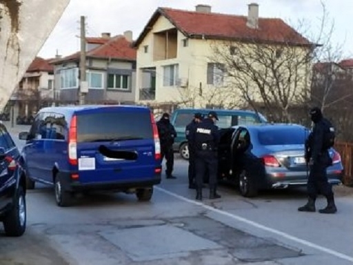 Полицаи са намерили товарен автомобил в Козлодуй, обявен за издирване,