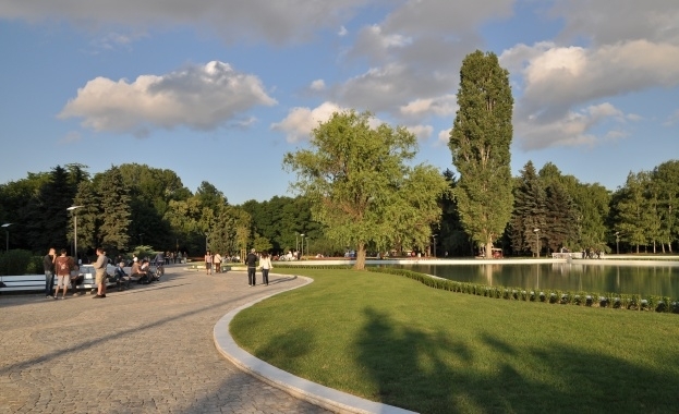 Вчера към 18 30ч в Южния парк в София колоездач е