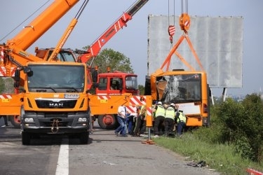 ТИР се преобърна на магистрала Тракия в посока Пловдив в