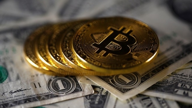 Биткойнът с нова най-висока стойност от година насам