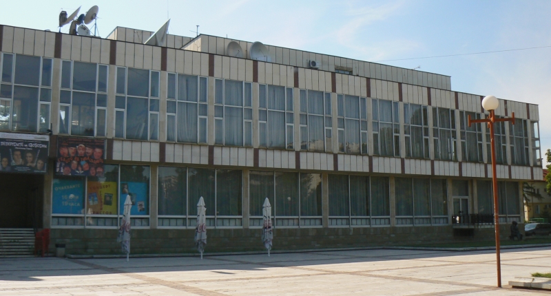 Скомедията Вечеря за глупаци от френския автор и режисьор Франсис