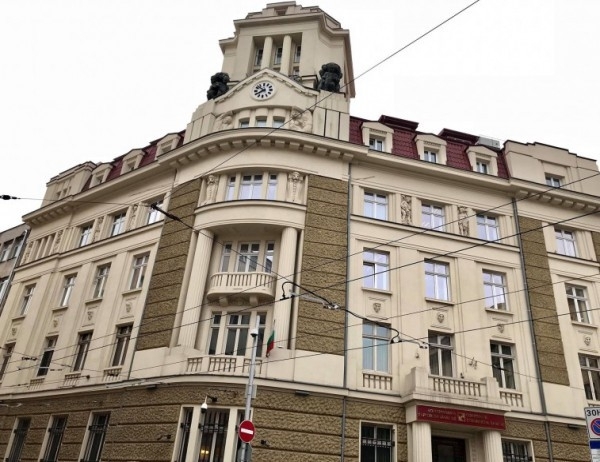 Два етажа от централната сграда на Корпоративна търговска банка (КТБ)