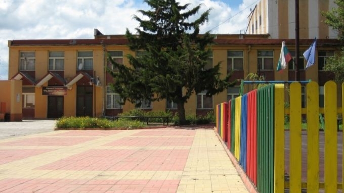 Народно читалище Развитие 1903 в село Остров община Оряхово