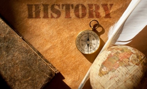 И петте учебника по история които се подготвят в момента