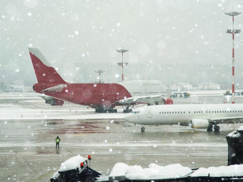 Българи от дни са блокирани на летището в Мюнхен заради снежна буря