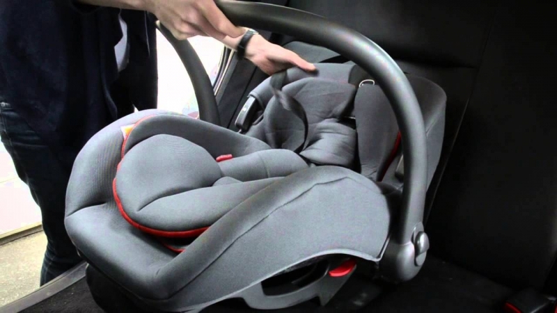 Камион удари лек автомобил по време на протеста на пътните