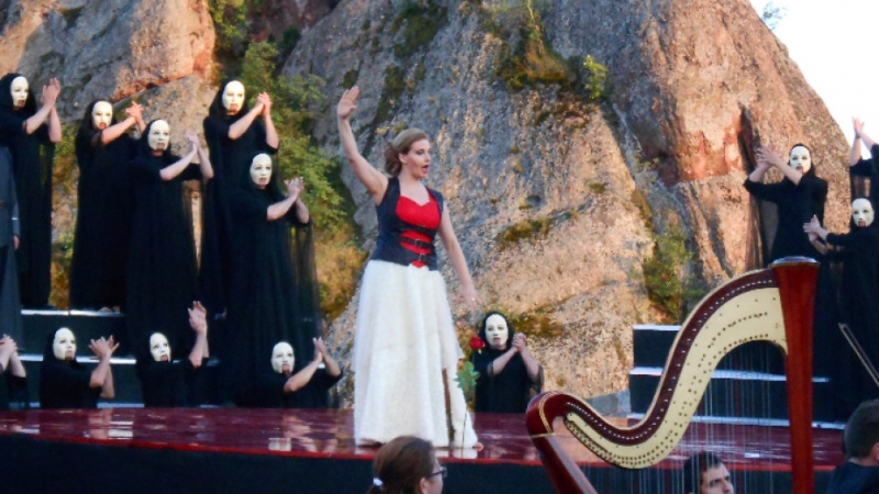 С балета Лебедово езеро на Чайковски на 7 юли ще