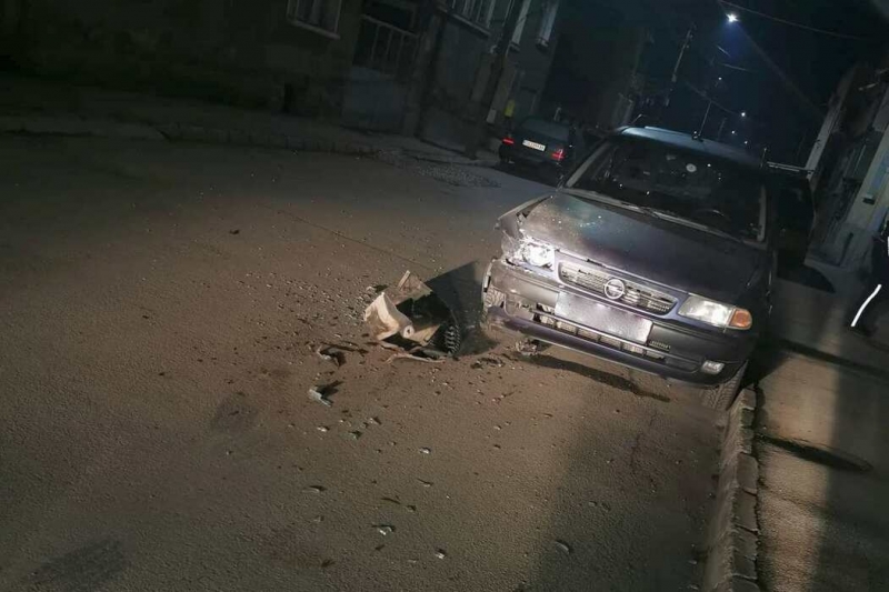 Младеж без книжка е катастрофирал в село Гложене съобщиха от