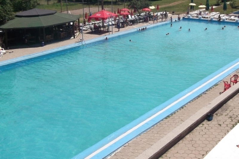 Под наем ще бъде даден басейнът до стадиона във Враца