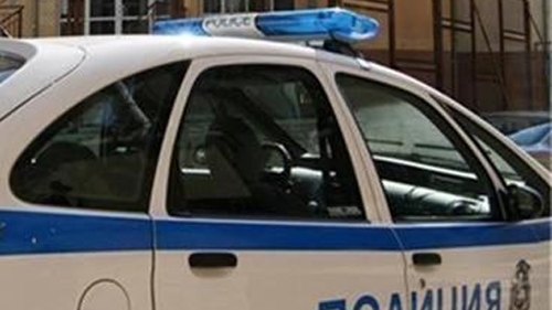 Над 1 тон домашна ракия бе иззета от къща в