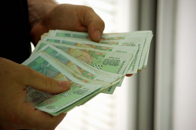 Двама младежи от Козлодуй са платили с фалшиви банкноти в