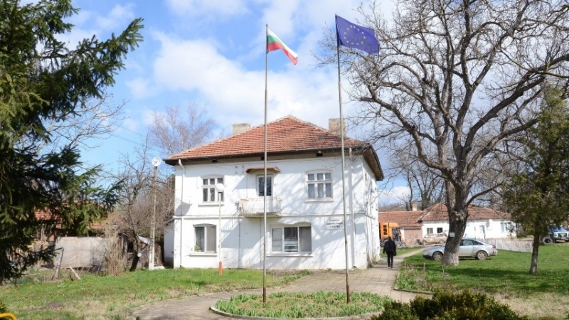 Търсят шеф на дирекция в общинската администрация в Макреш научи