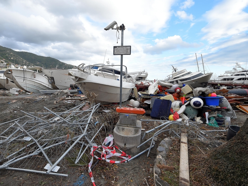 Страховити кадри от Италия Големите бури в страната които отнеха