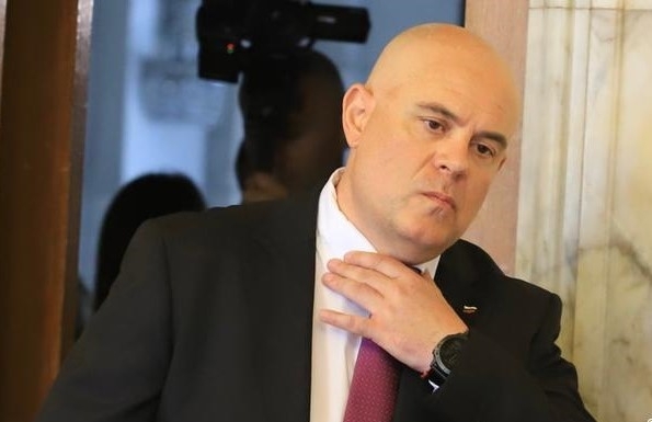 НСО пое охраната на Иван Гешев съобщи правосъдният министър Янаки