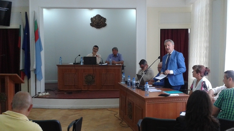 В Монтана обмислят да правят специален парк за разходка накучета Кметът Златко