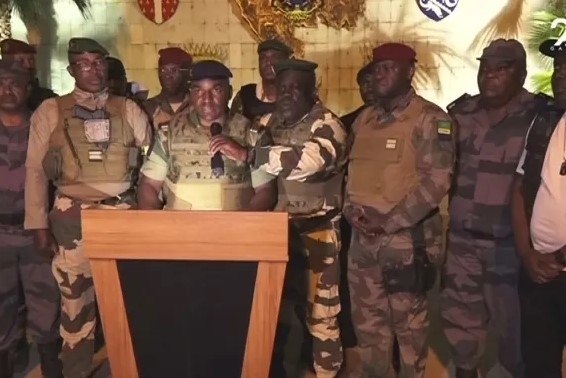 Нов преврат в Африка Военните обявиха че взимат властта в