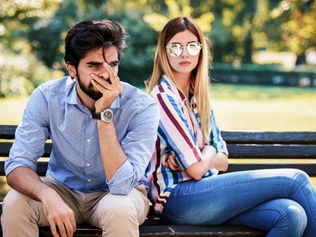 Интересен партньор вълнуваща комуникация начало на нова връзка но изведнъж