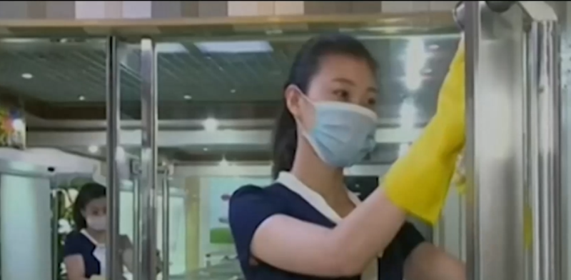 Северна Корея започна дезинфекция на Пхенян а в столицата бяха