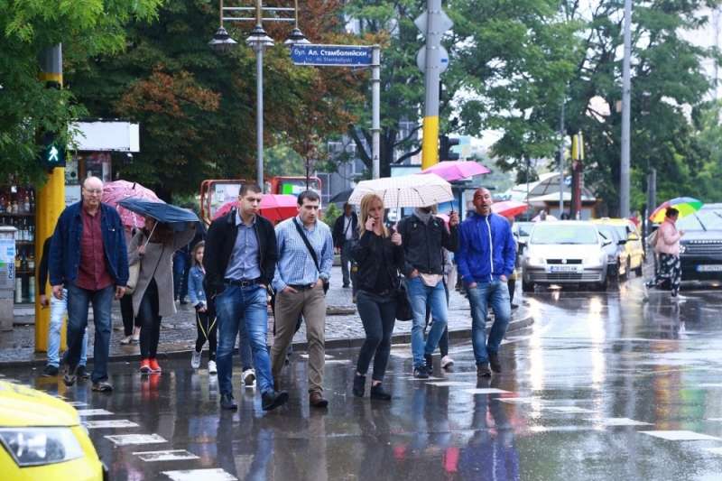 Днес ще духа умерен временно до силен вятър от запад северозапад