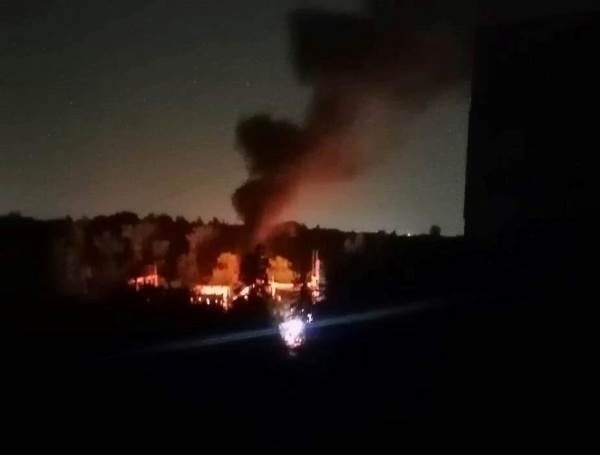 Огромен пожар избухнал миналата нощ остави хиляди без ток в