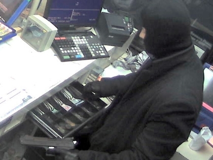 Обир достоен за сцена от холивудски екшън е извършен във