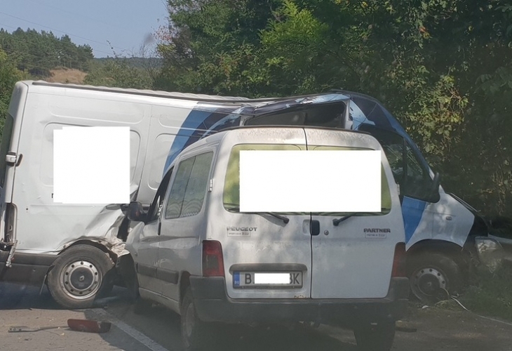 Тежка катастрофа е станала близо до Аксаковска панорама съобщава Петел цитирайки