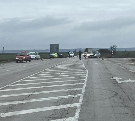 Военен катастрофира с колата си на пистата край Бяла Слатина