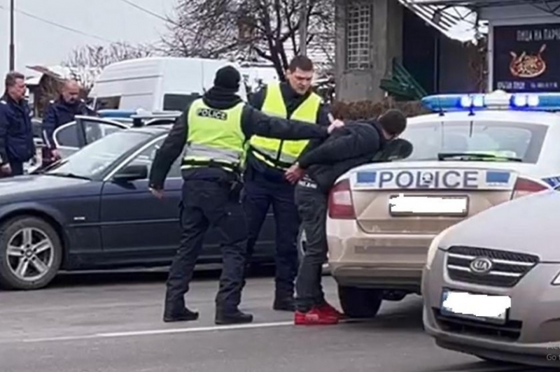Повдигнаха обвинение на мъжа, задържан след зрелищната гонка в София