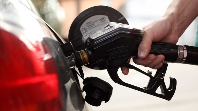 Цената на бензина и дизела се е вдигнала с няколко