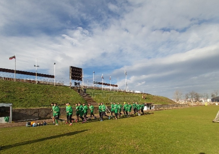 Деветима футболисти от дублиращия тим на Ботев Враца ще се