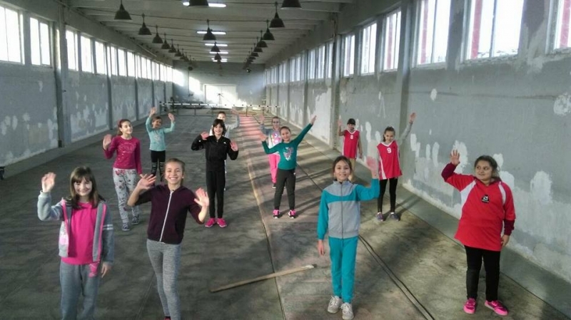 Близо 120 деца се включиха в Коледния турнир по лека