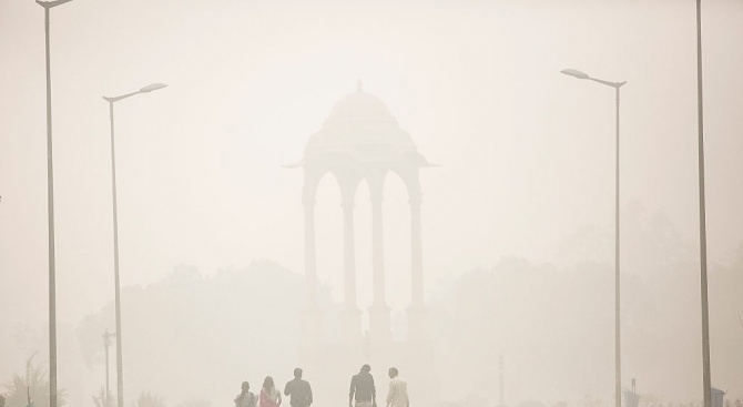 Незаконното изгаряне на стърнища продължава и днес да замърсява въздуха