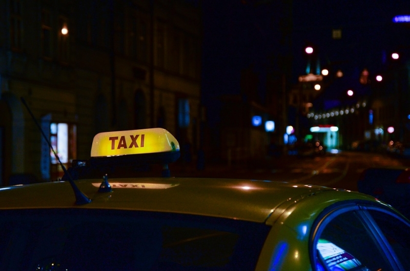 Таксиджия от Враца е бил опарен от клиентка, научи BulNews.bg.
