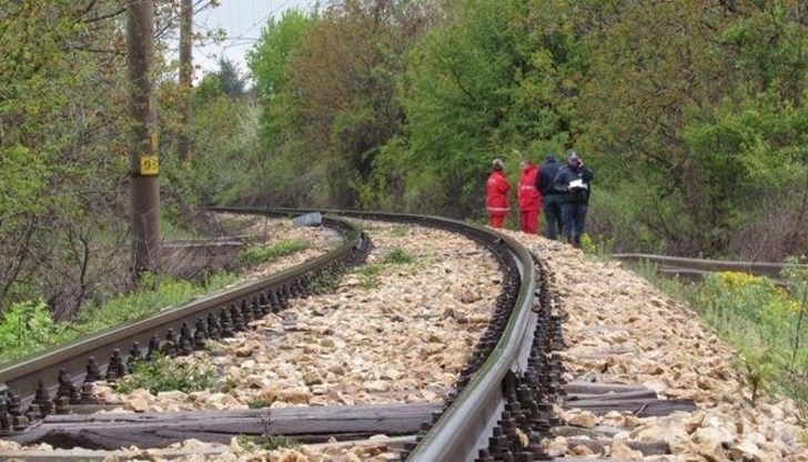 Мъж се е самоубил хвърляйки се пред влака Перник София в