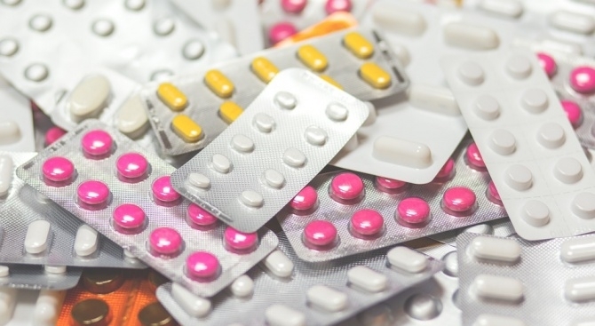 Голям брой таблетки от медикамент забранен за свободна продажба са иззети